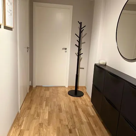 Moderne Med Terrasse Og Parkering Lejlighed Bergen